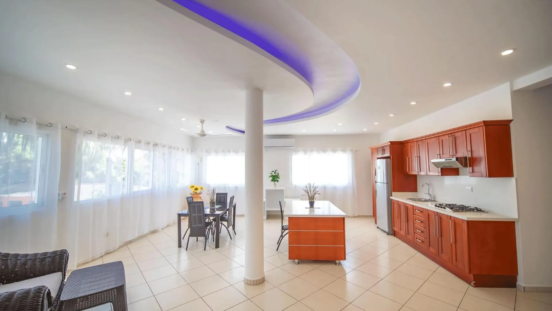 2Br Luxury Apartment In Heart Of Nightlife Area